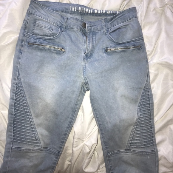 Mid Rise Jeans - Picture 3 of 3